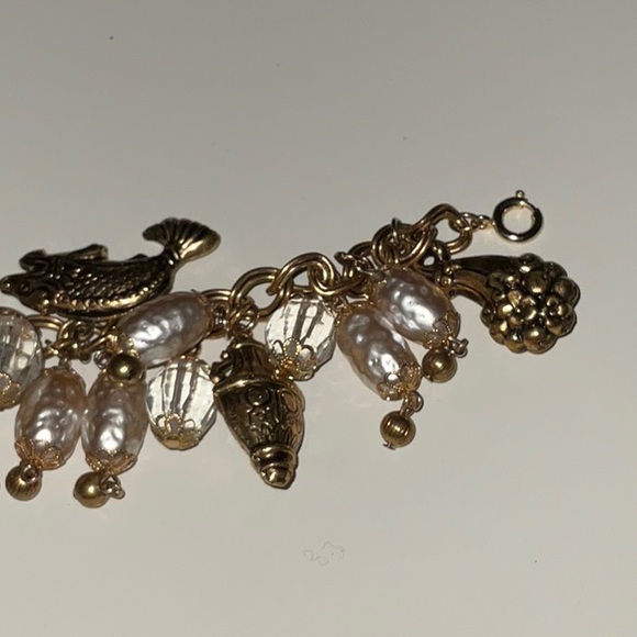 1950s - 1960s Bracelet & Screw Back Earrings With Puffy Charms & Faux Pearls - Picture 15 of 17
